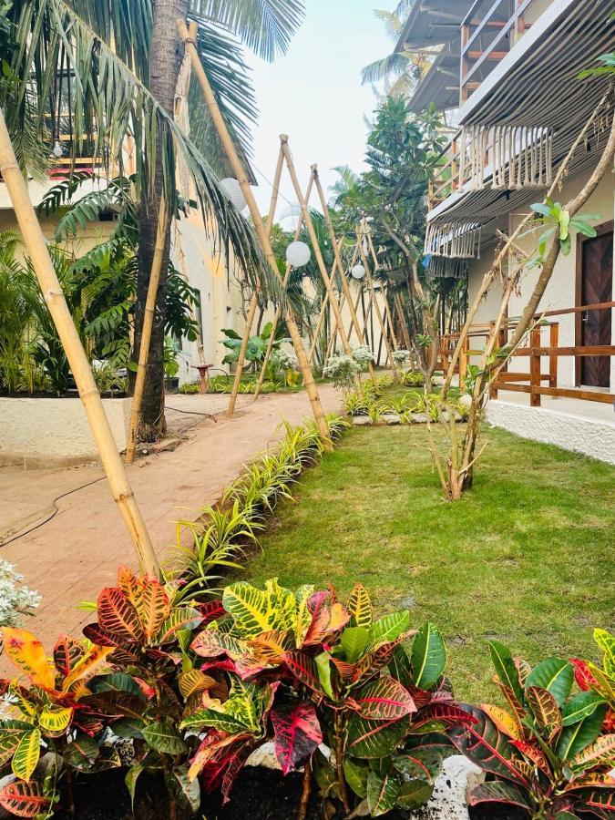Ukiyo Beach Resort Мандрем Екстериор снимка