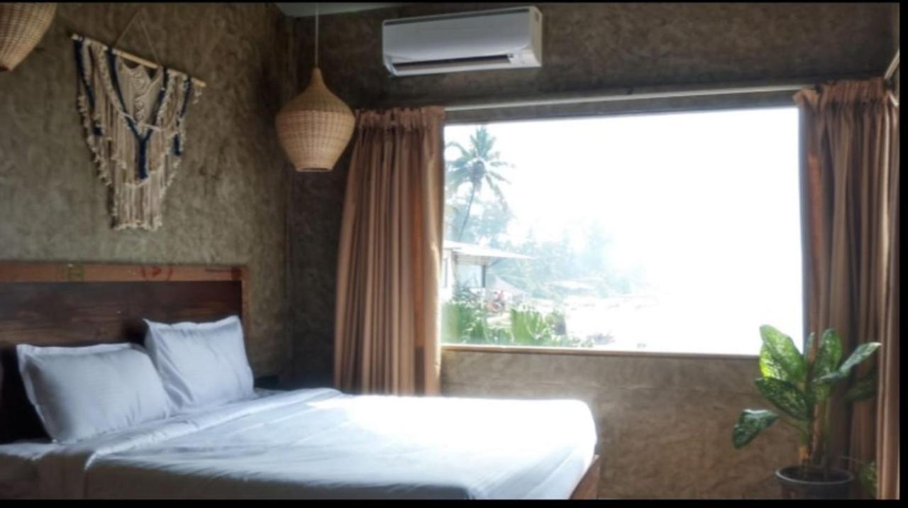 Ukiyo Beach Resort Мандрем Екстериор снимка