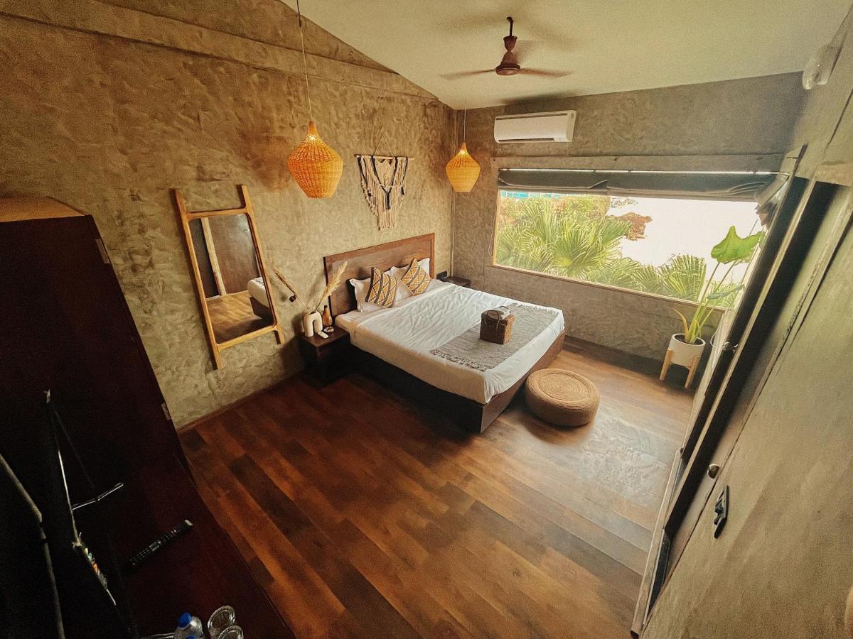 Ukiyo Beach Resort Мандрем Екстериор снимка