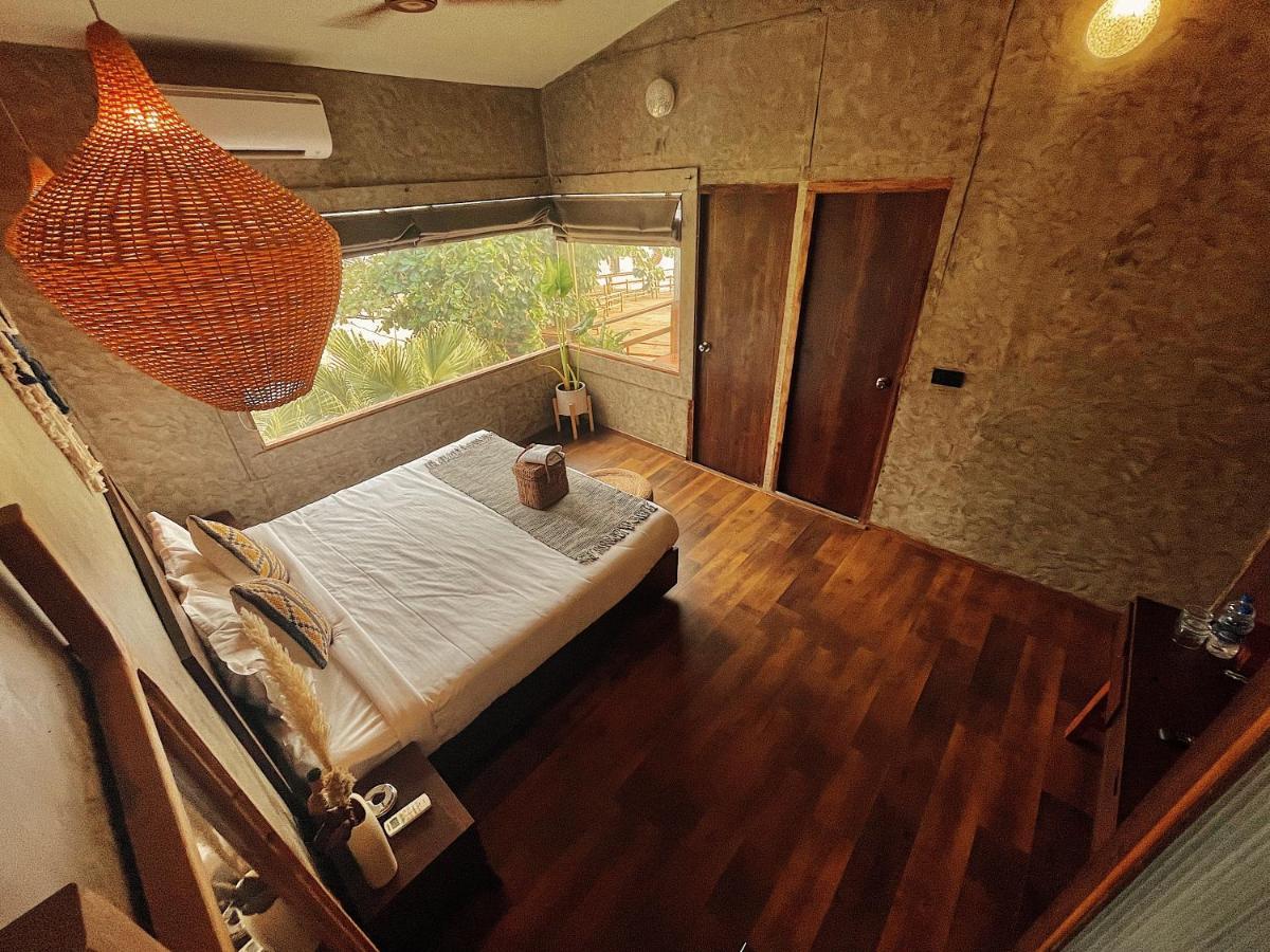 Ukiyo Beach Resort Мандрем Екстериор снимка