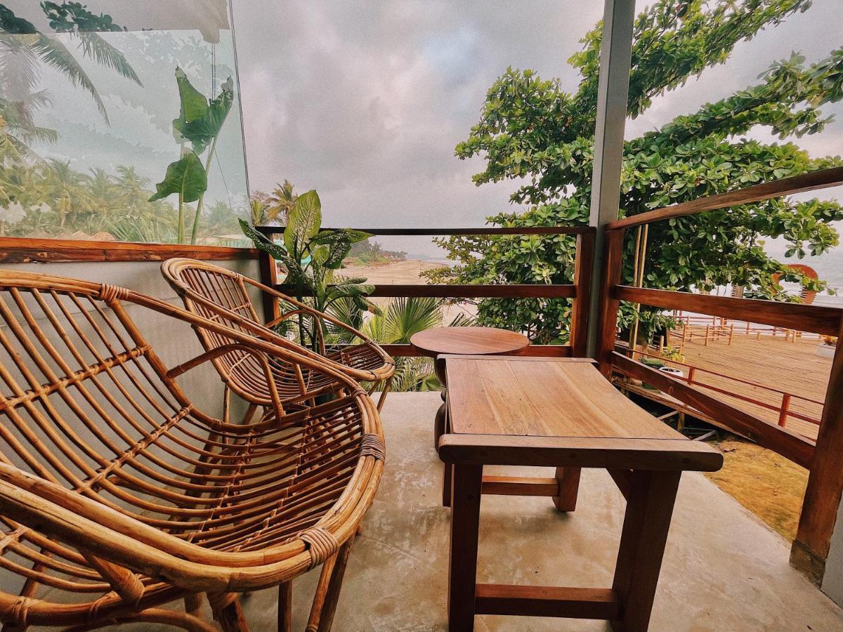 Ukiyo Beach Resort Мандрем Екстериор снимка